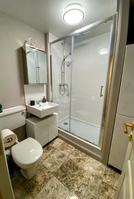 The Nest Apartment London Exterior photo
